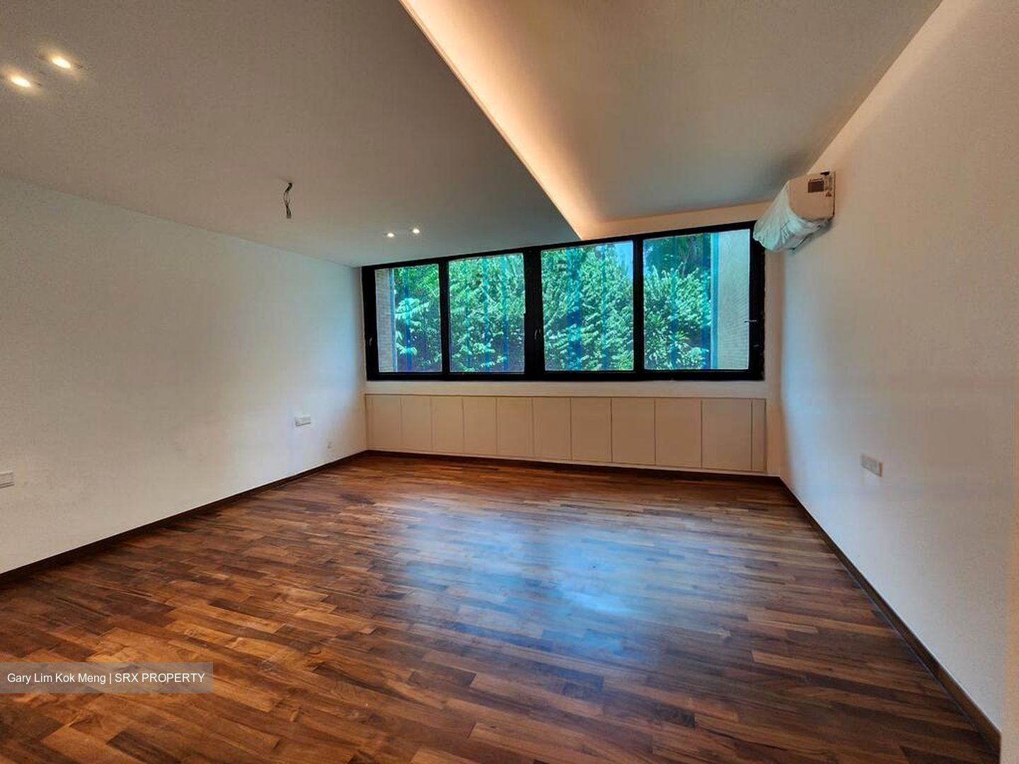 Garden Apartment (D10), Apartment #476501291